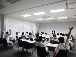 เทคนิคการขับรถอย่างปลอดภัย โดยอาจารย์อภิรัติ  คำสายพรม